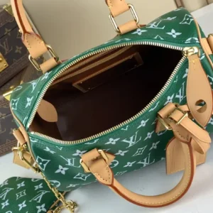 LOUIS VUITTON SPEEDY P9 BANDOULIÈRE 25 Green