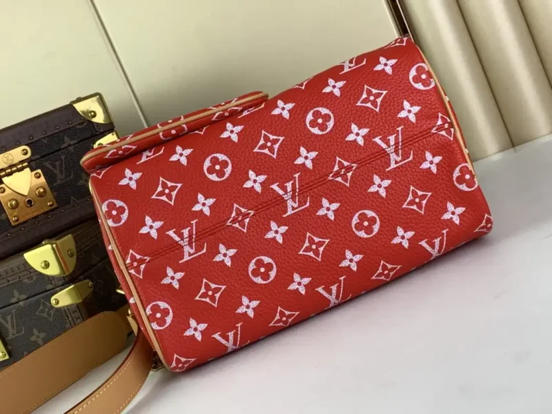 129520-1.webp LOUIS VUITTON SPEEDY P9 BANDOULIÈRE 25 Red
