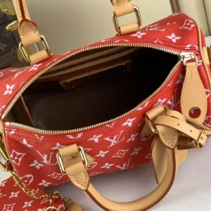 129525-1.webp LOUIS VUITTON SPEEDY P9 BANDOULIÈRE 25 Red