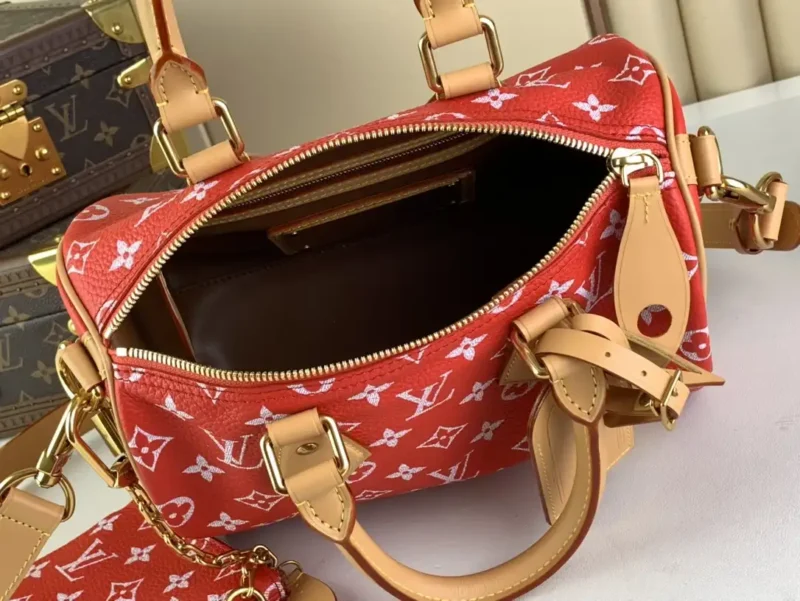 129525-1.webp LOUIS VUITTON SPEEDY P9 BANDOULIÈRE 25 Red