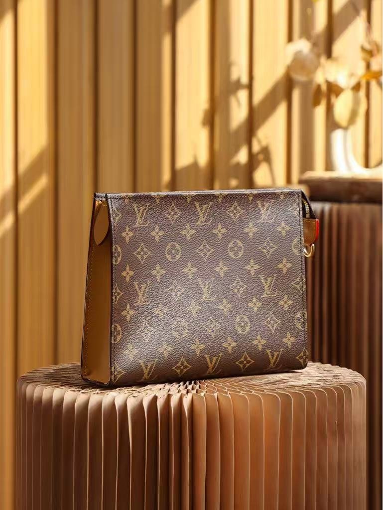 LouisV M47543 Toiletry Pouch on Chain-26x20x3CM (2 set)