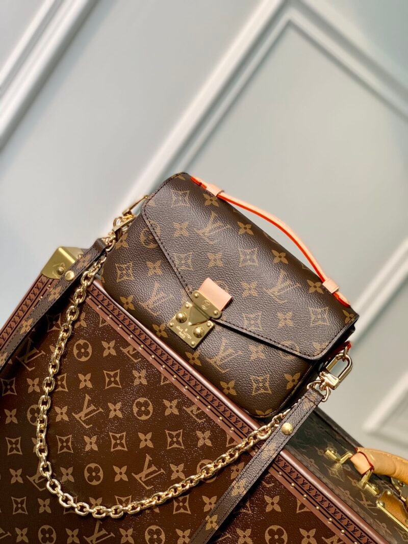 Louis Vuitton Pochette Metis Handbags-21.5*13.5*6CM