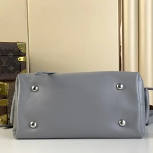 LOUIS VUITTON CARRYALL CARGO PM 33*23*15cm