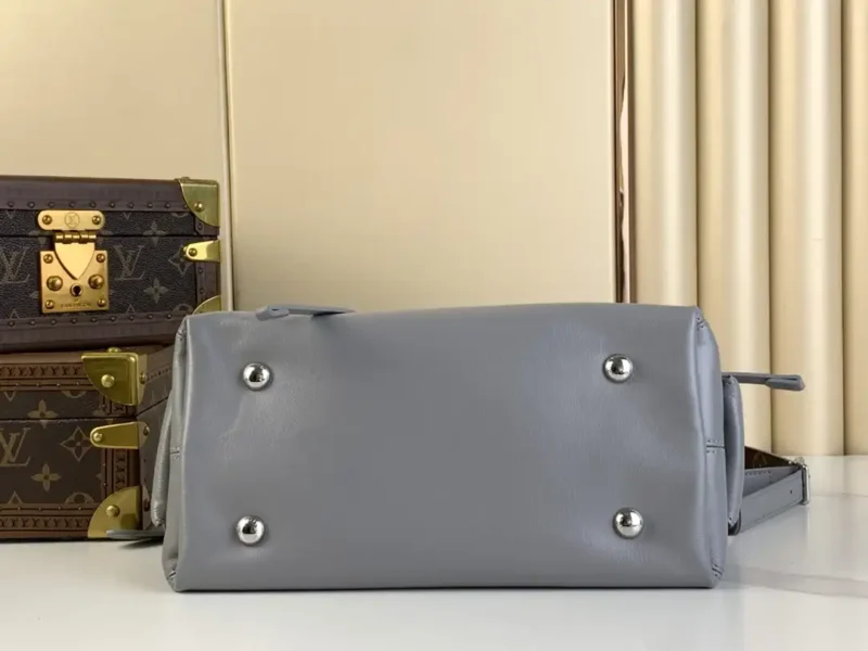 LOUIS VUITTON CARRYALL CARGO PM 33*23*15cm