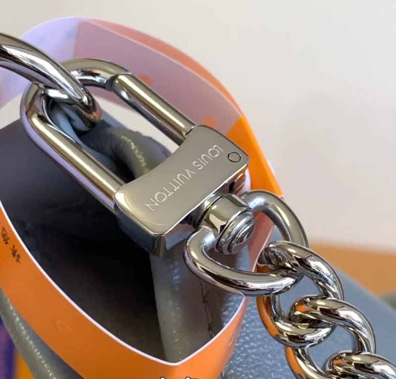 LOUIS VUITTON CARRYALL CARGO PM 33*23*15cm