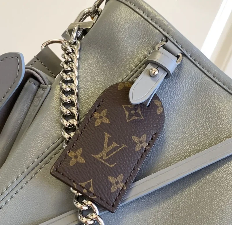 LOUIS VUITTON CARRYALL CARGO PM 33*23*15cm