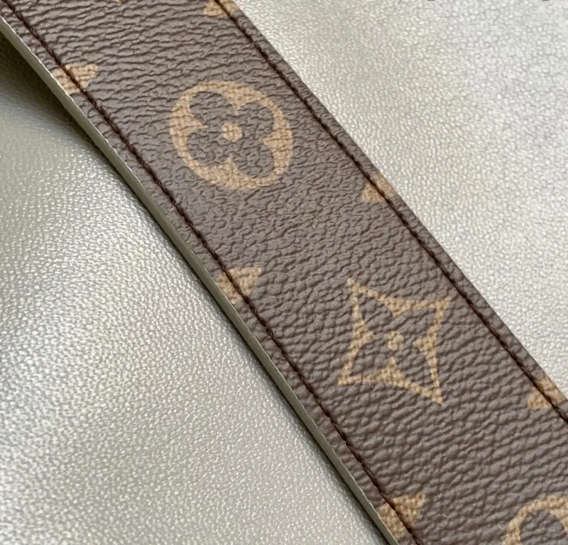 LOUIS VUITTON CARRYALL CARGO PM 33*23*15cm