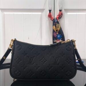 Louis Vuitton Easy Pouch On Strap-19×11.5x3CM