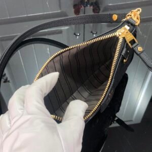 Louis Vuitton Easy Pouch On Strap-19×11.5x3CM