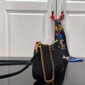 Louis Vuitton Easy Pouch On Strap-19×11.5x3CM