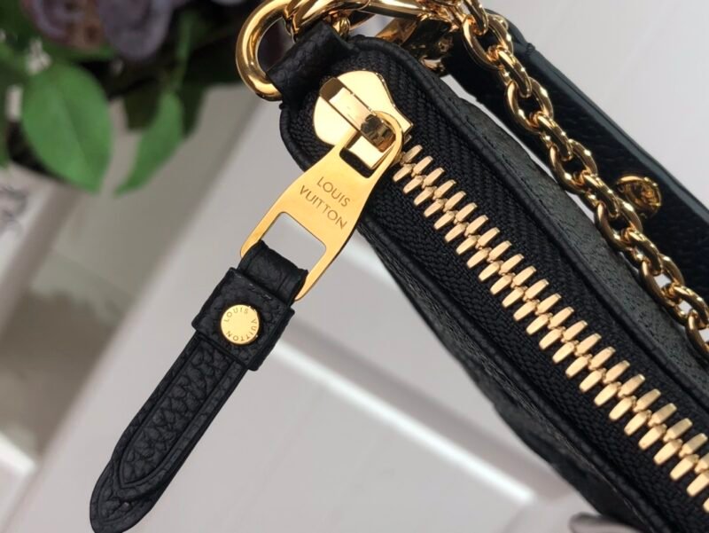 Louis Vuitton Easy Pouch On Strap-19×11.5x3CM