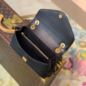 Louis Vuitton New Wave Bag-24x14x9CM