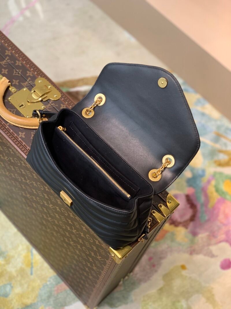 Louis Vuitton New Wave Bag-24x14x9CM