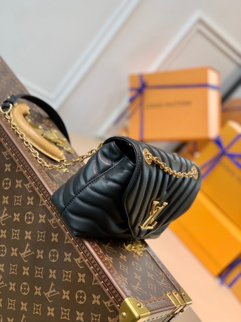 Louis Vuitton New Wave Bag-24x14x9CM