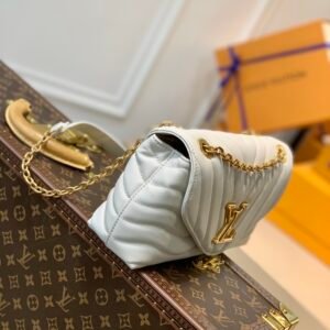 Louis Vuitton New Wave Bag-24x14x9CM