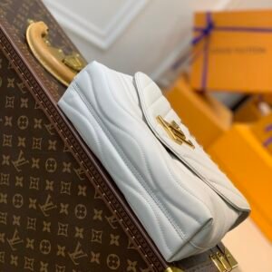 Louis Vuitton New Wave Bag-24x14x9CM