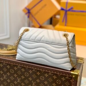 Louis Vuitton New Wave Bag-24x14x9CM
