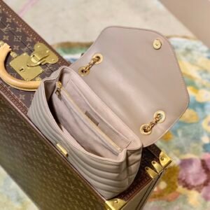 Louis Vuitton New Wave Bag-24x14x9CM
