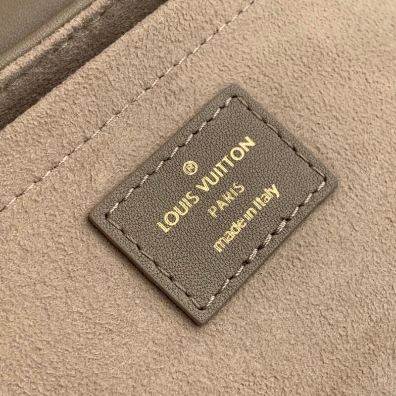 Louis Vuitton New Wave Bag-24x14x9CM