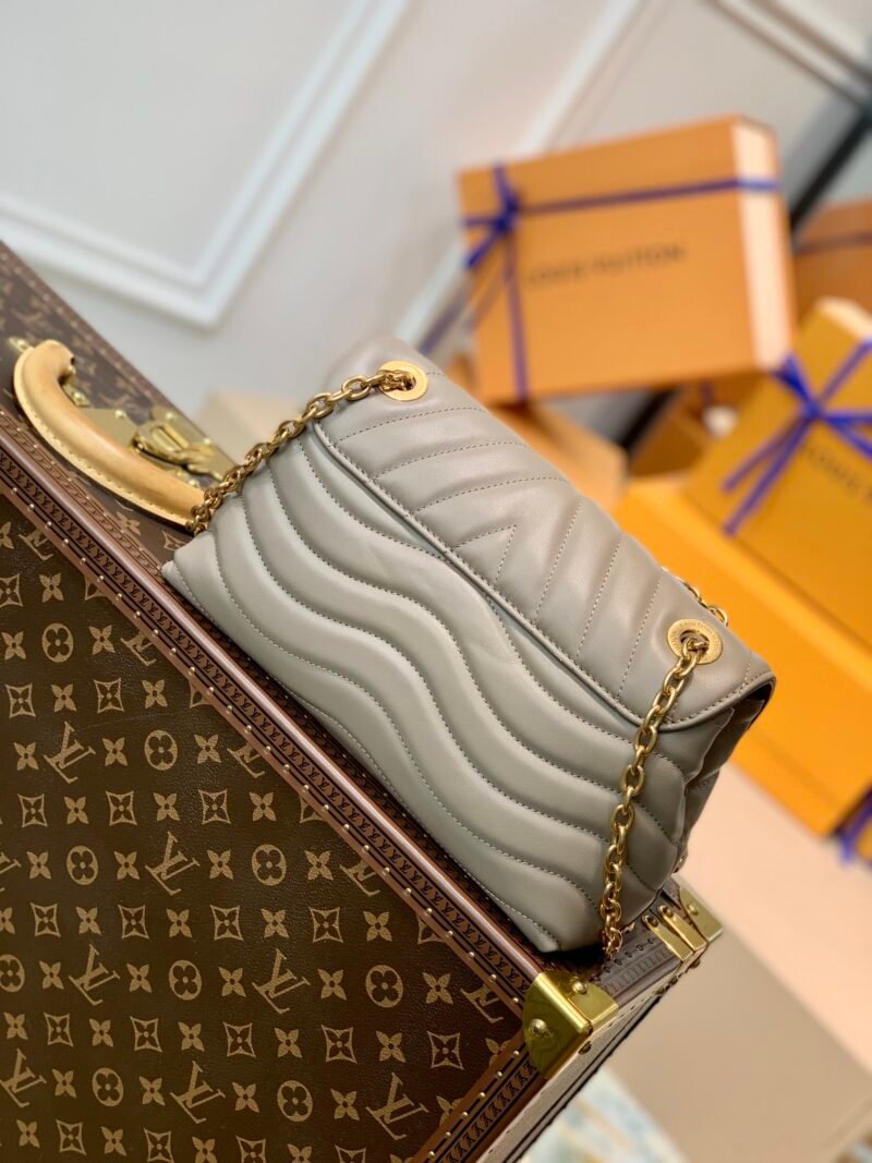Louis Vuitton New Wave Bag-24x14x9CM