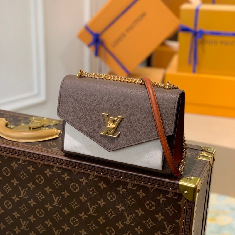 Louis Vuitton M58949 Mylockme BB-22.5 x 17.0 x 5.5CM