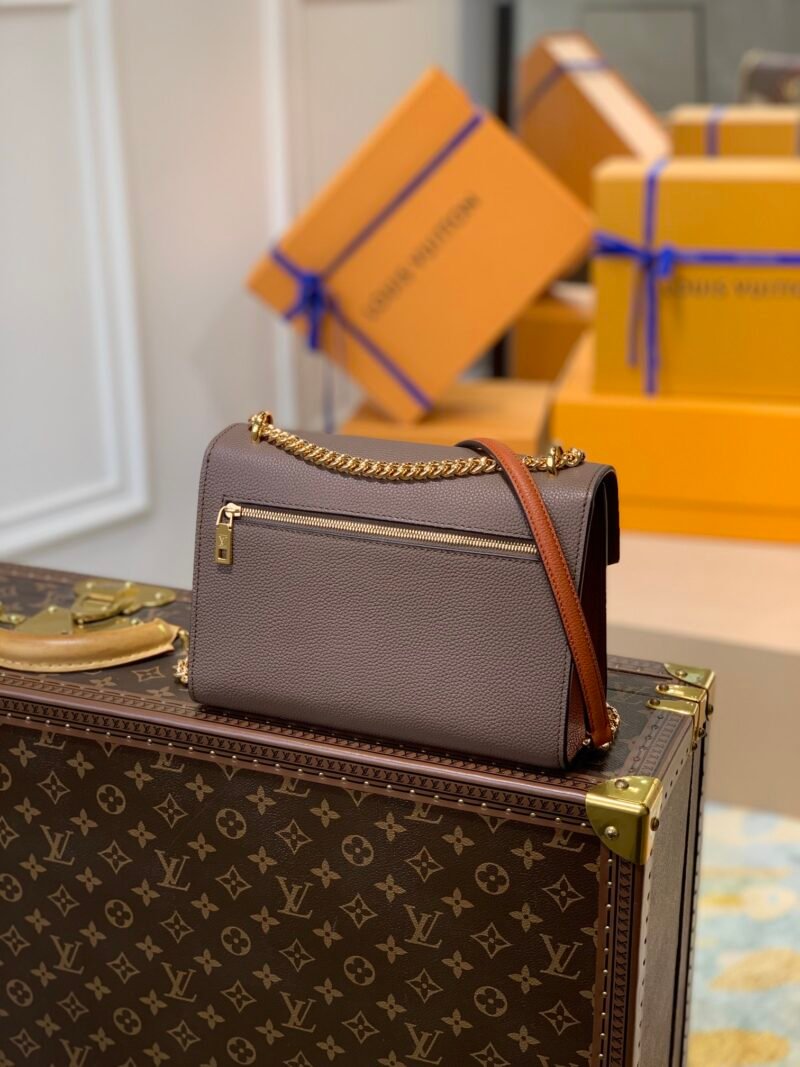 Louis Vuitton M58949 Mylockme BB-22.5 x 17.0 x 5.5CM