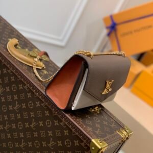 Louis Vuitton M58949 Mylockme BB-22.5 x 17.0 x 5.5CM