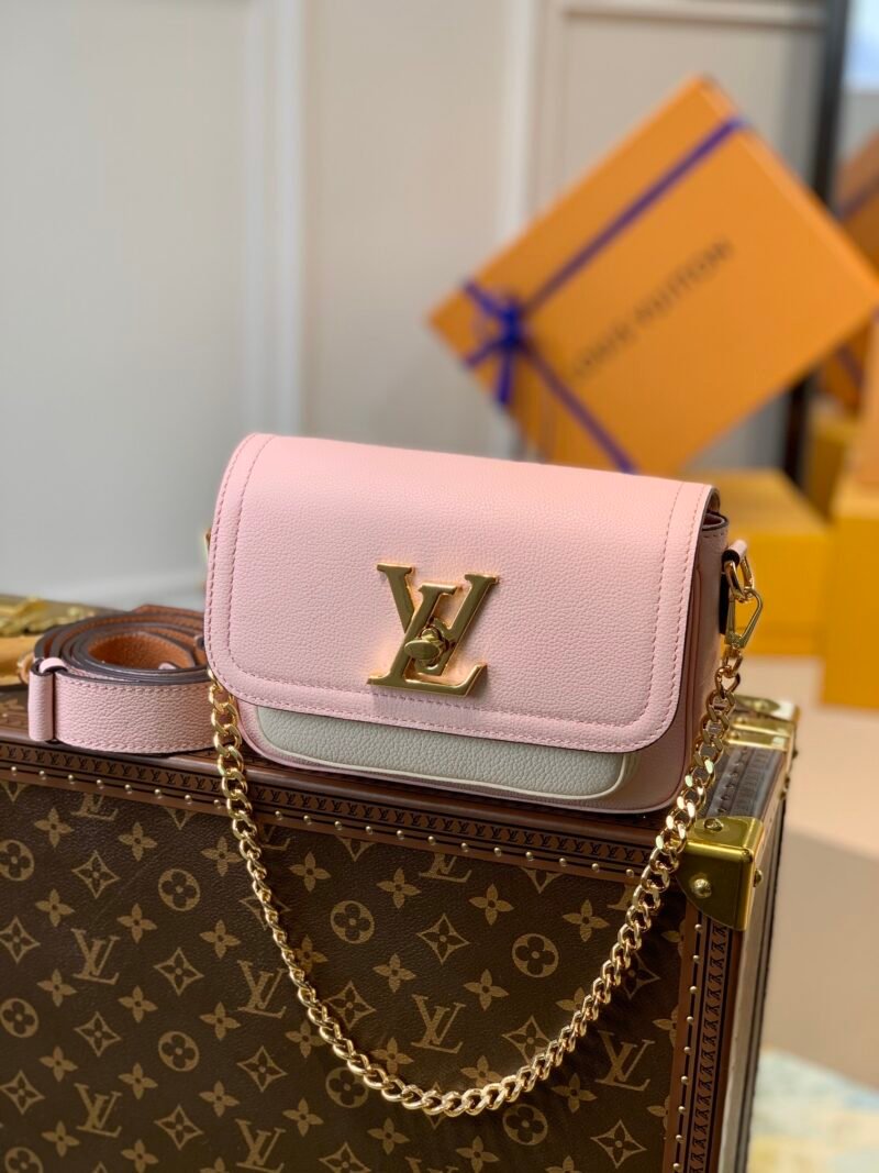 Louis Vuitton Lockme Tender Handbags PM- M58554-19*13*8CM