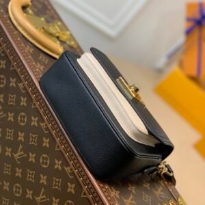 Louis Vuitton Lockme Tender Handbags PM- M58554-19*13*8CM