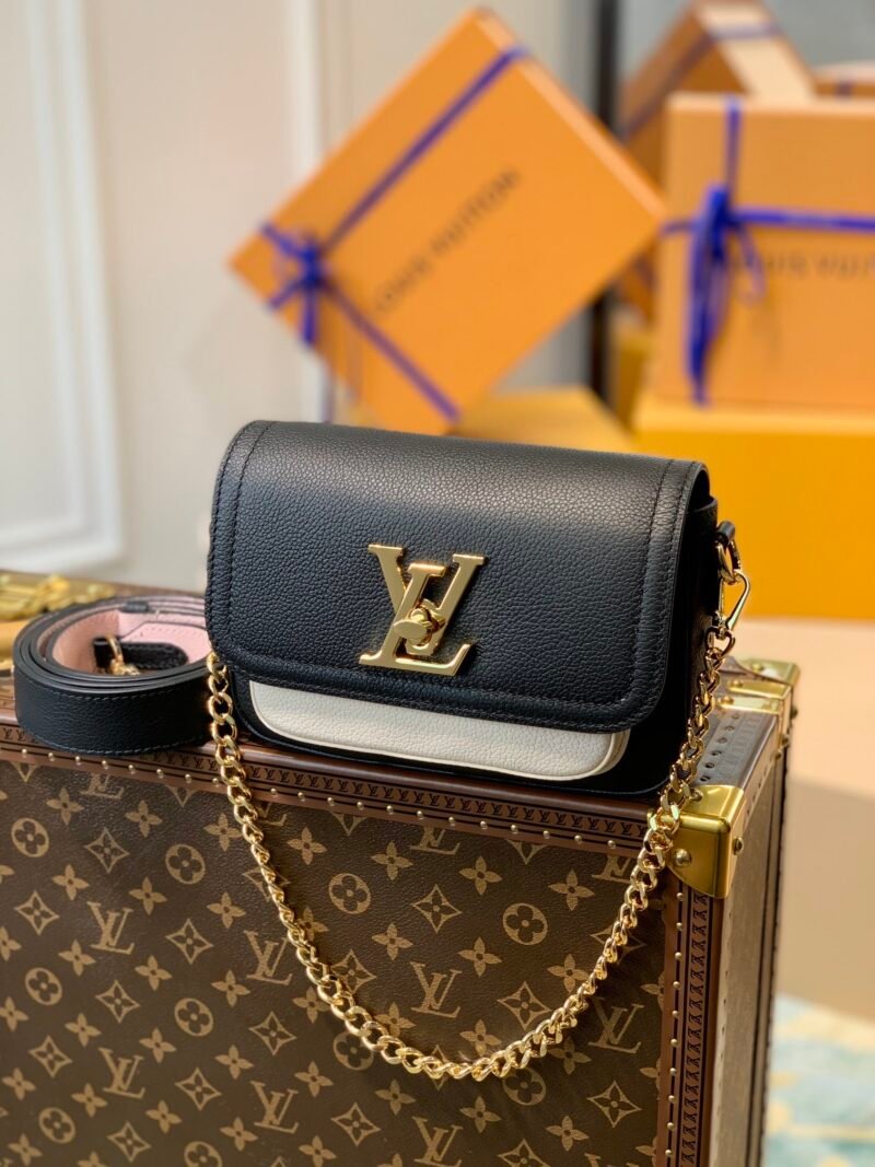 Louis Vuitton Lockme Tender Handbags PM- M58554-19*13*8CM