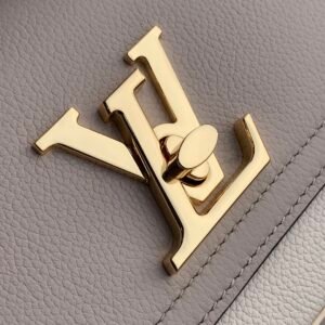 Louis Vuitton Lockme Tender Handbags PM- M58554-19*13*8CM