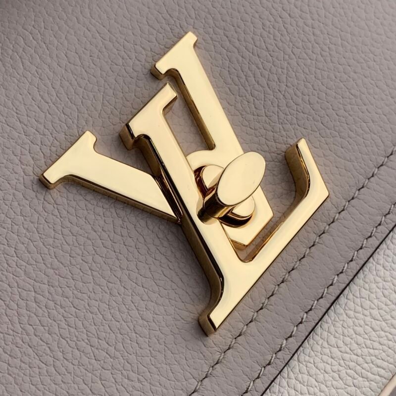 Louis Vuitton Lockme Tender Handbags PM- M58554-19*13*8CM