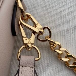 Louis Vuitton Lockme Tender Handbags PM- M58554-19*13*8CM
