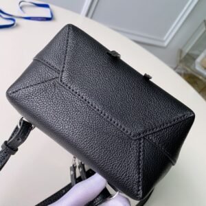 Louis Vuitton Backpack M54573-16*19.4*10CM