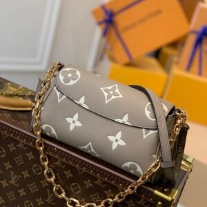 bag-20143432rewrwe_4_.jpg Louis Vuitton Favorite M45819-24 x 14 x 9CM