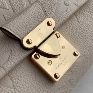 Louis Vuitton Favorite M45819-24 x 14 x 9CM