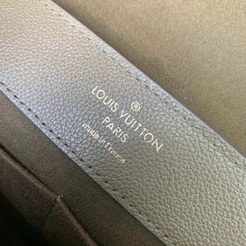 Louis Vuitton Lockme Ever M51395-31*46*17CM