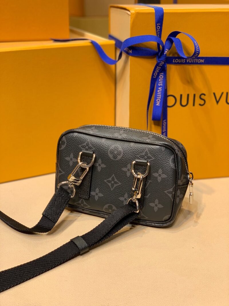 Louis Vuitton Taigarama Outdoor Bag-M30755-15*9*7CM