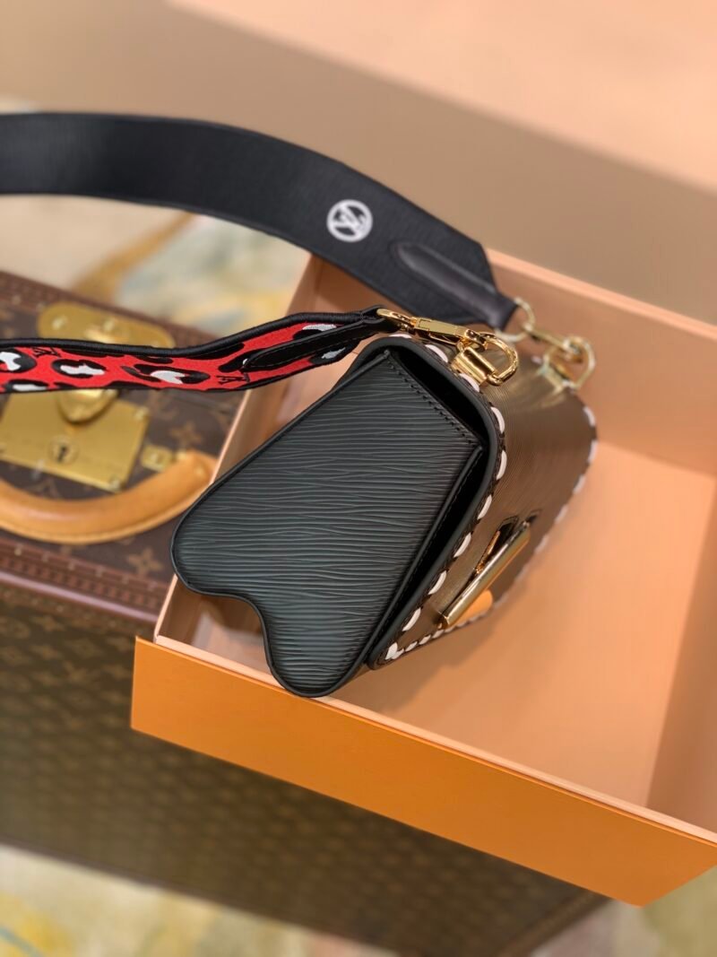 Louis Vuitton Wild at Heart Twist MM-23*17*9.5CM