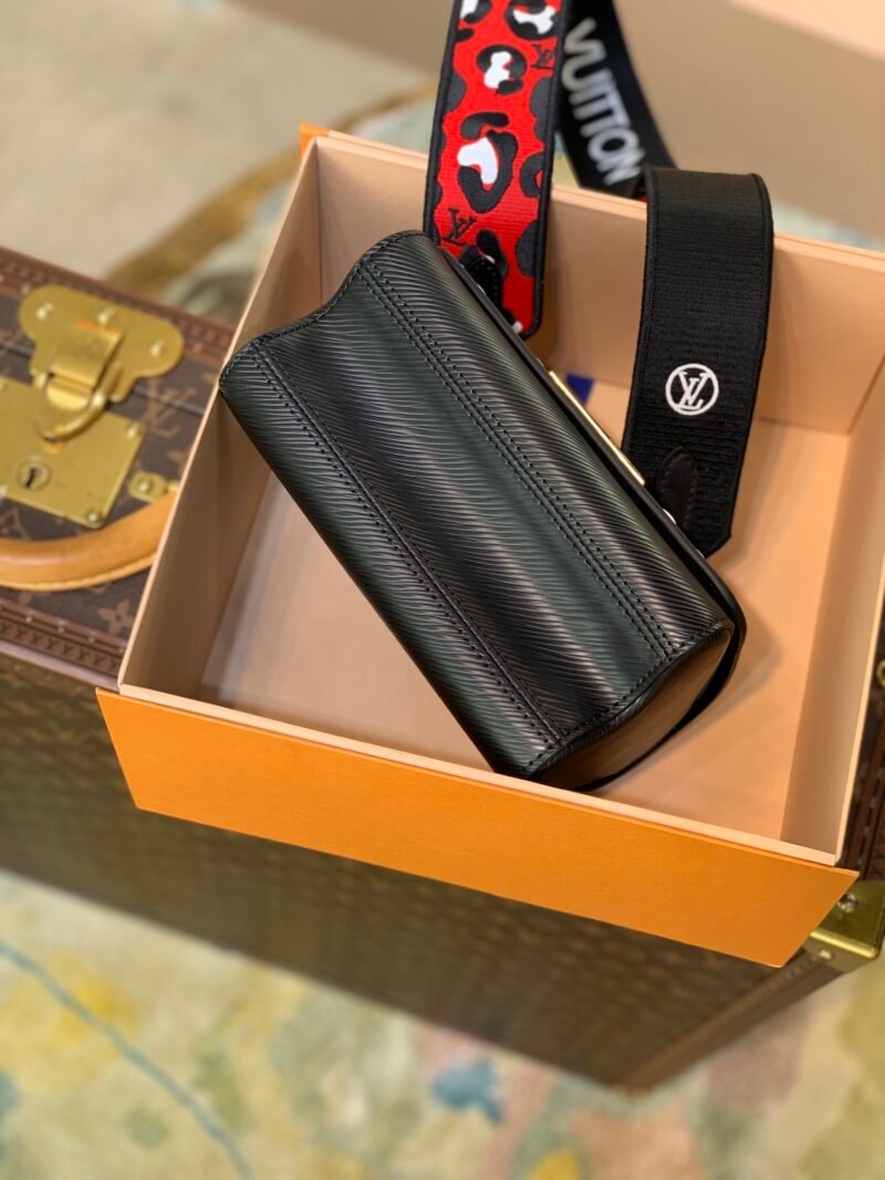 Louis Vuitton Wild at Heart Twist MM-23*17*9.5CM