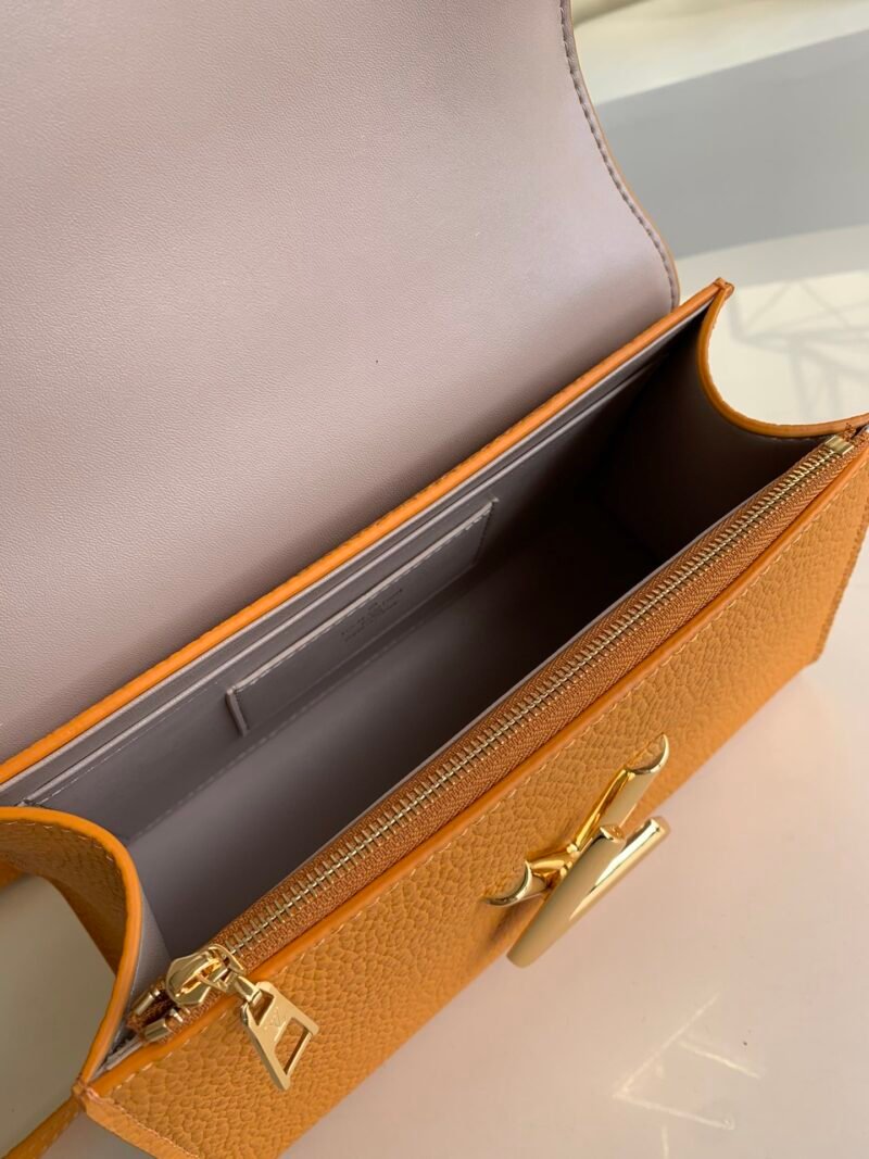 Louis Vuitton Twist One Handle-17.0 x 25.0 x 11CM