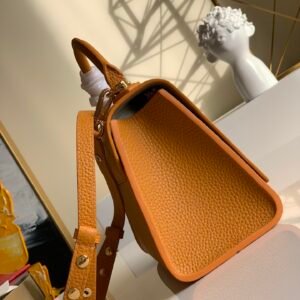 Louis Vuitton Twist One Handle-17.0 x 25.0 x 11CM