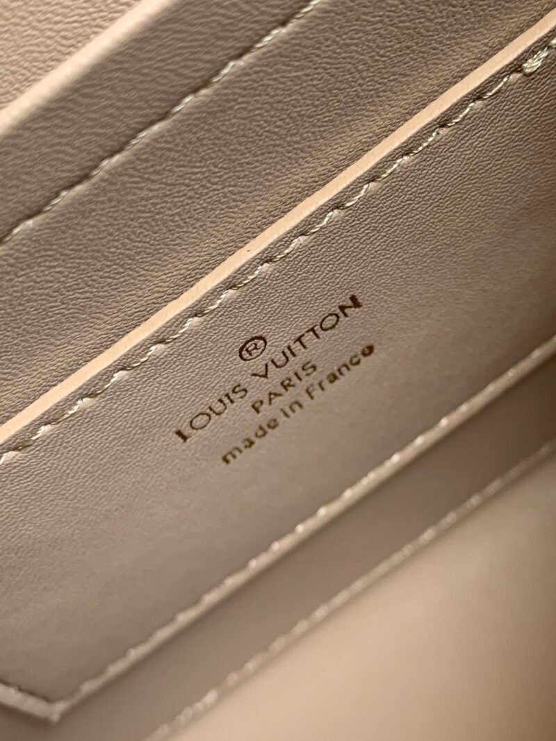 Louis Vuitton Twist One Handle-17.0 x 25.0 x 11CM