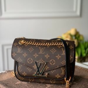 Louis Vuitton Compact Chain Bag M45592 -22*17*10CM