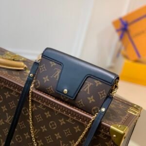 Louis Vuitton Padlock on Strap-19×11×3CM