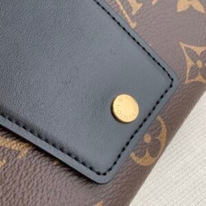 Louis Vuitton Padlock on Strap-19×11×3CM