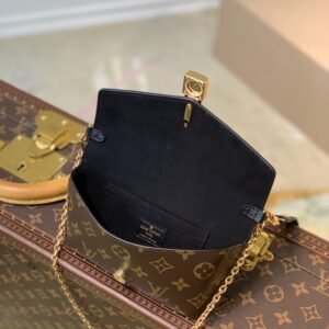 Louis Vuitton Padlock on Strap-19×11×3CM