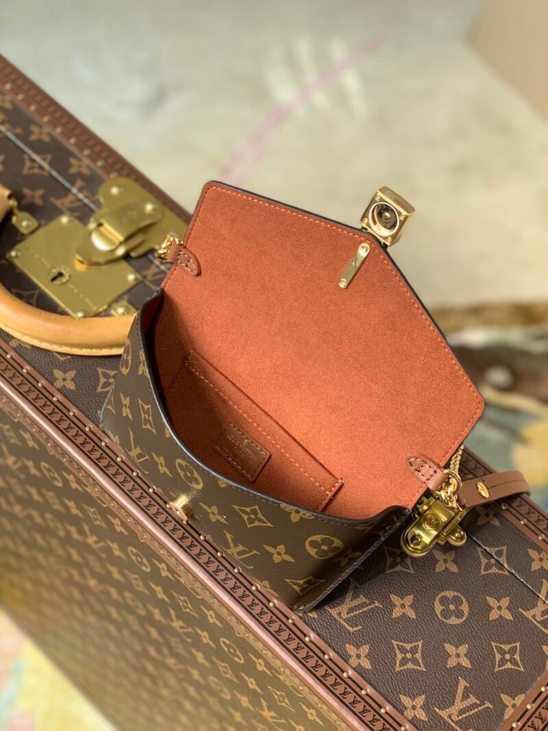 Louis Vuitton Padlock on Strap-19×11×3CM