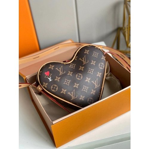Louis Vuitton Game On Coeur-21*16*6CM