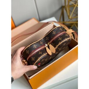 Louis Vuitton Game On Coeur-21*16*6CM